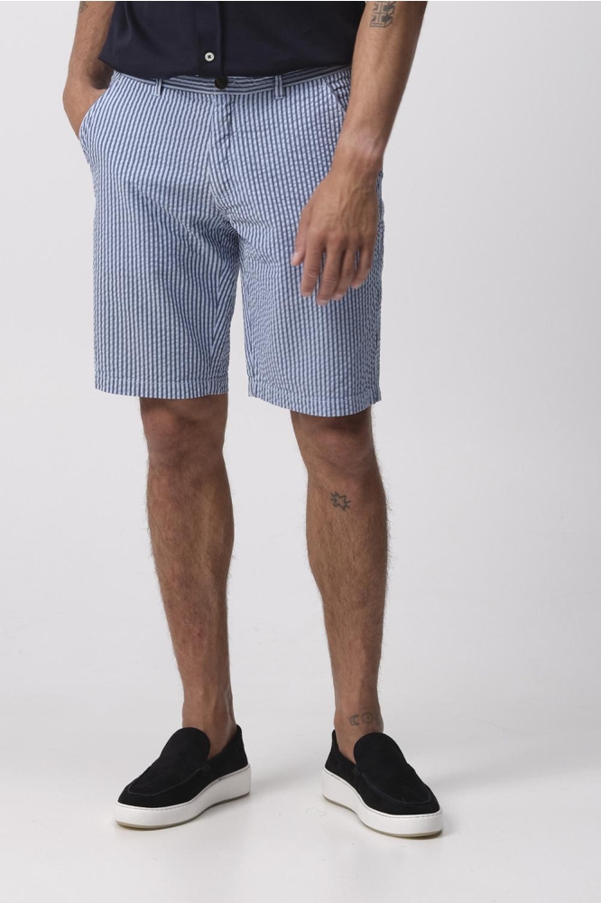 SEERFORD SHORT 096110 3253 CHAMBRAY BLUE STREEP